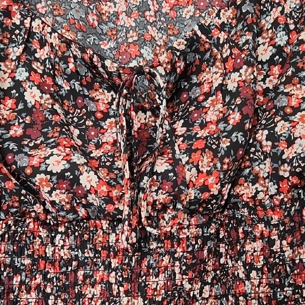 Floral Smocked Women's Top - Picture 3 of 8